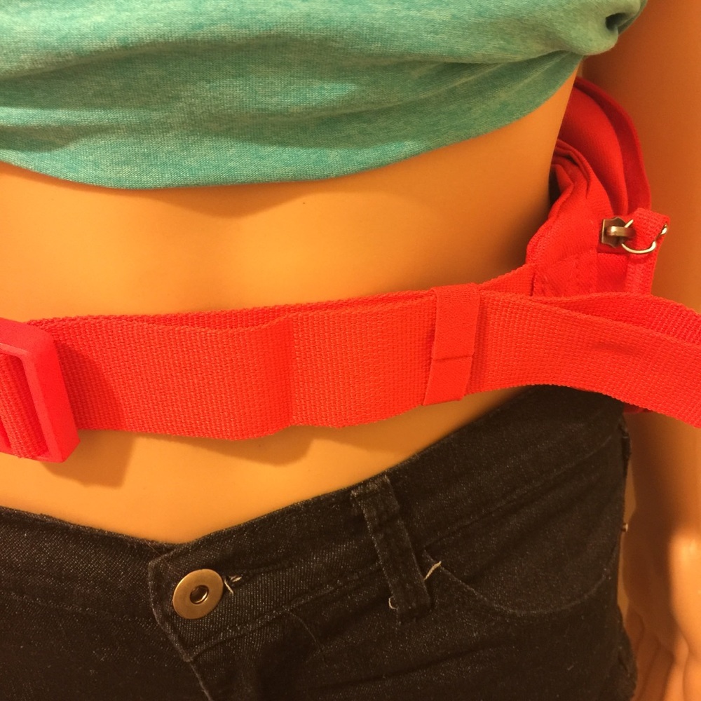 ❤️❤️❤️New Nike Red belt/fanny pack bag❤️❤️❤️ - Picture 7 of 10